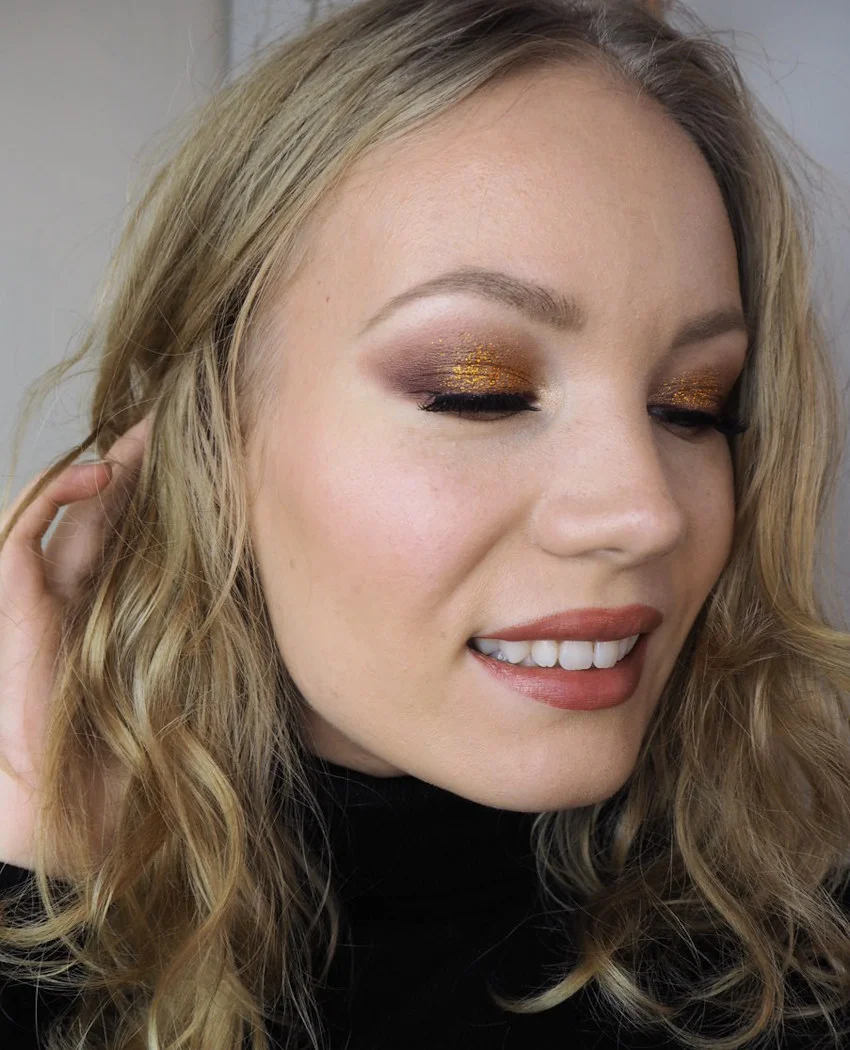 pre Christmas Gold Glitter Makeup