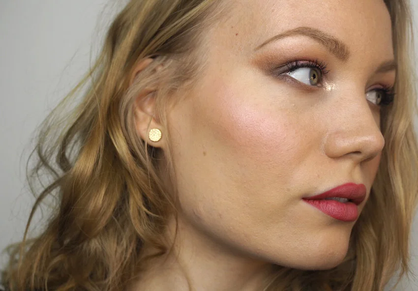 makeup tips for downturned eyes