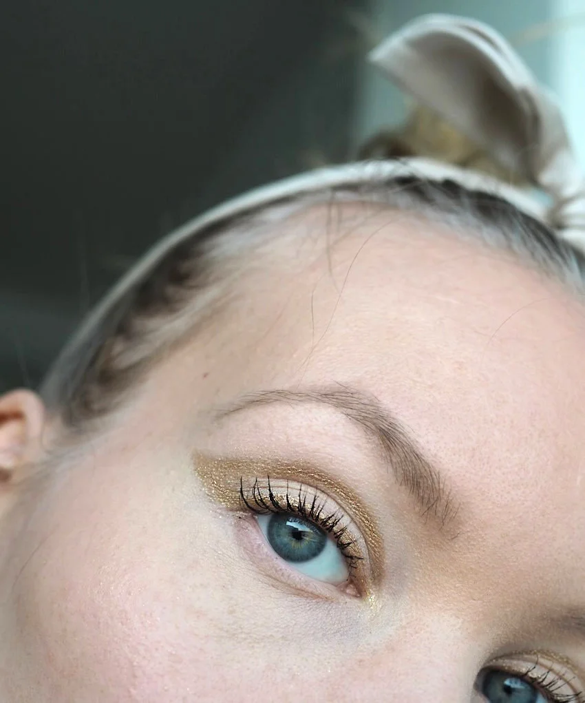 gold glitter liner makeup