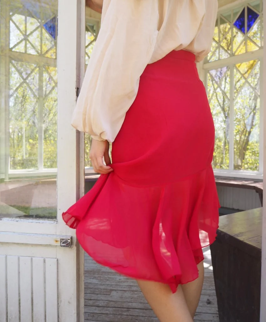 Red ruffle skirt outfit