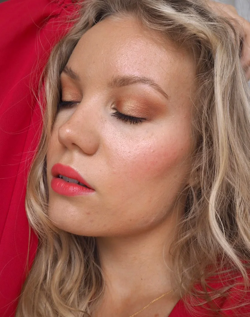 glowy bronzy summer makeup