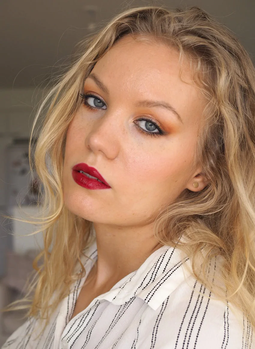 makeup black pencil dark lips