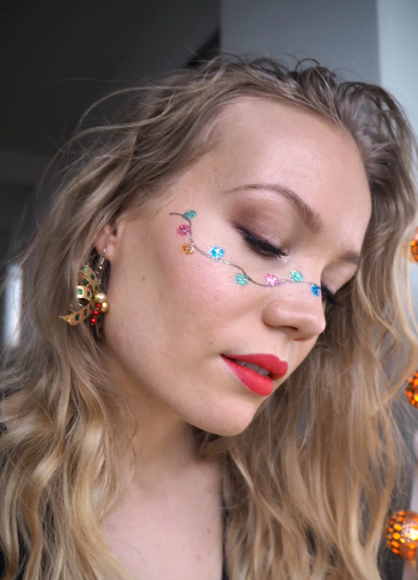 Christmas lights on the face makeup