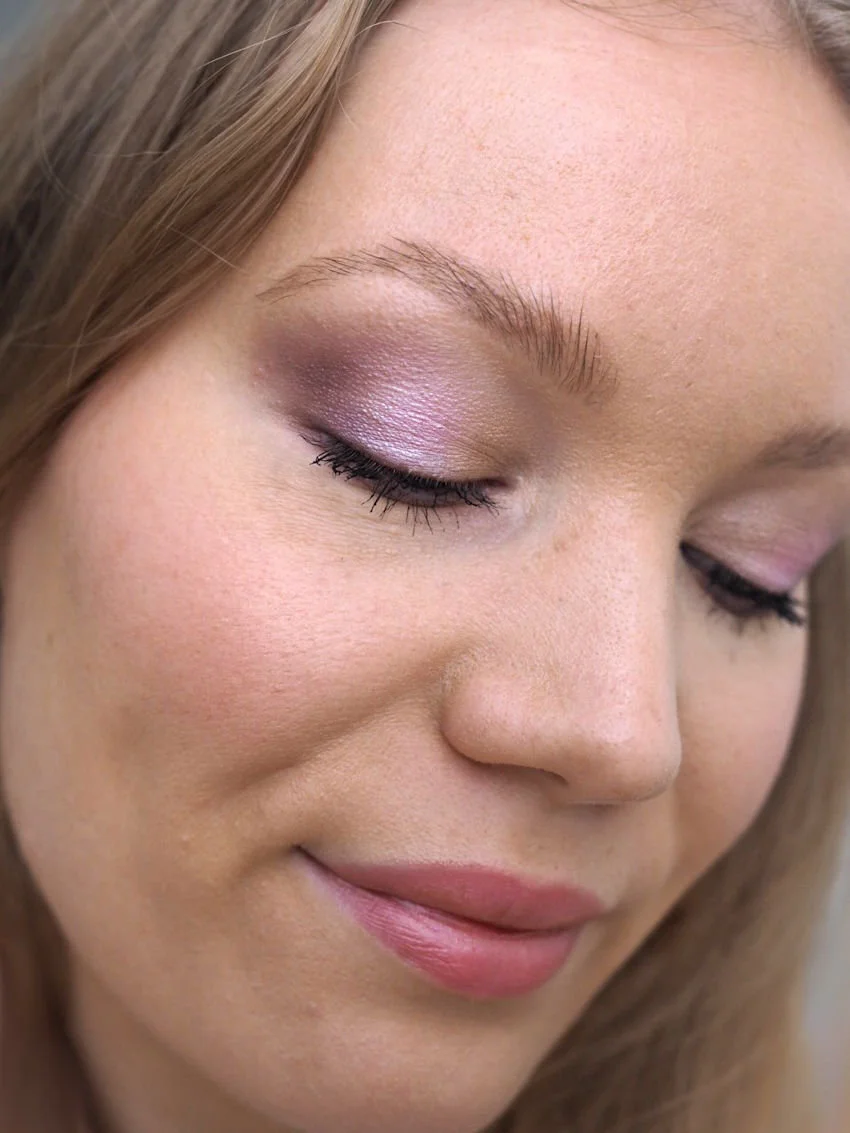 light purple eye makeup tutorial