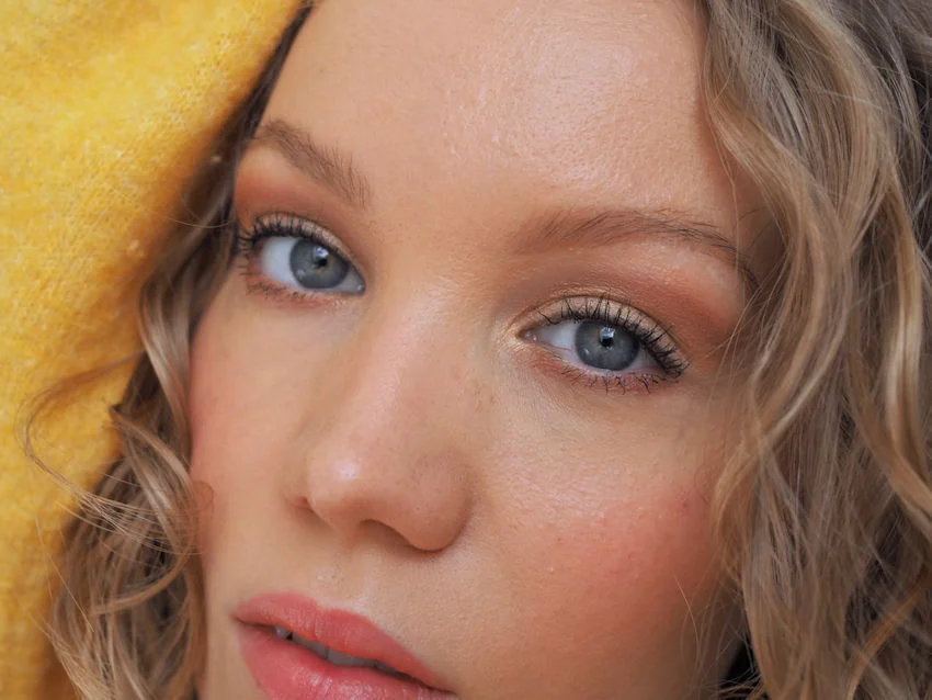 deep set eyes makeup