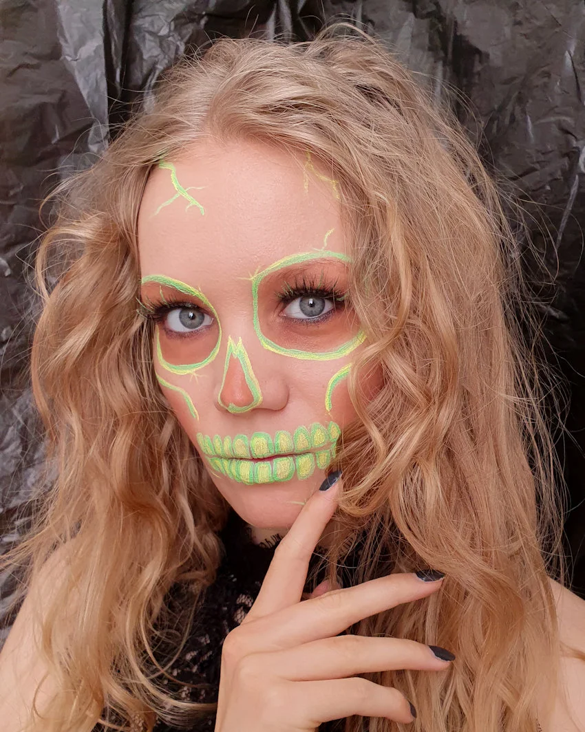 neon skull halloween