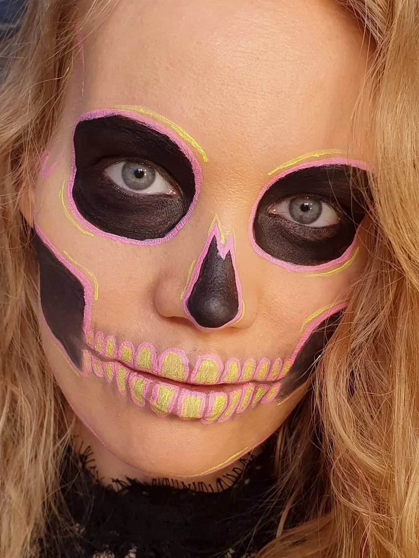 neon skull