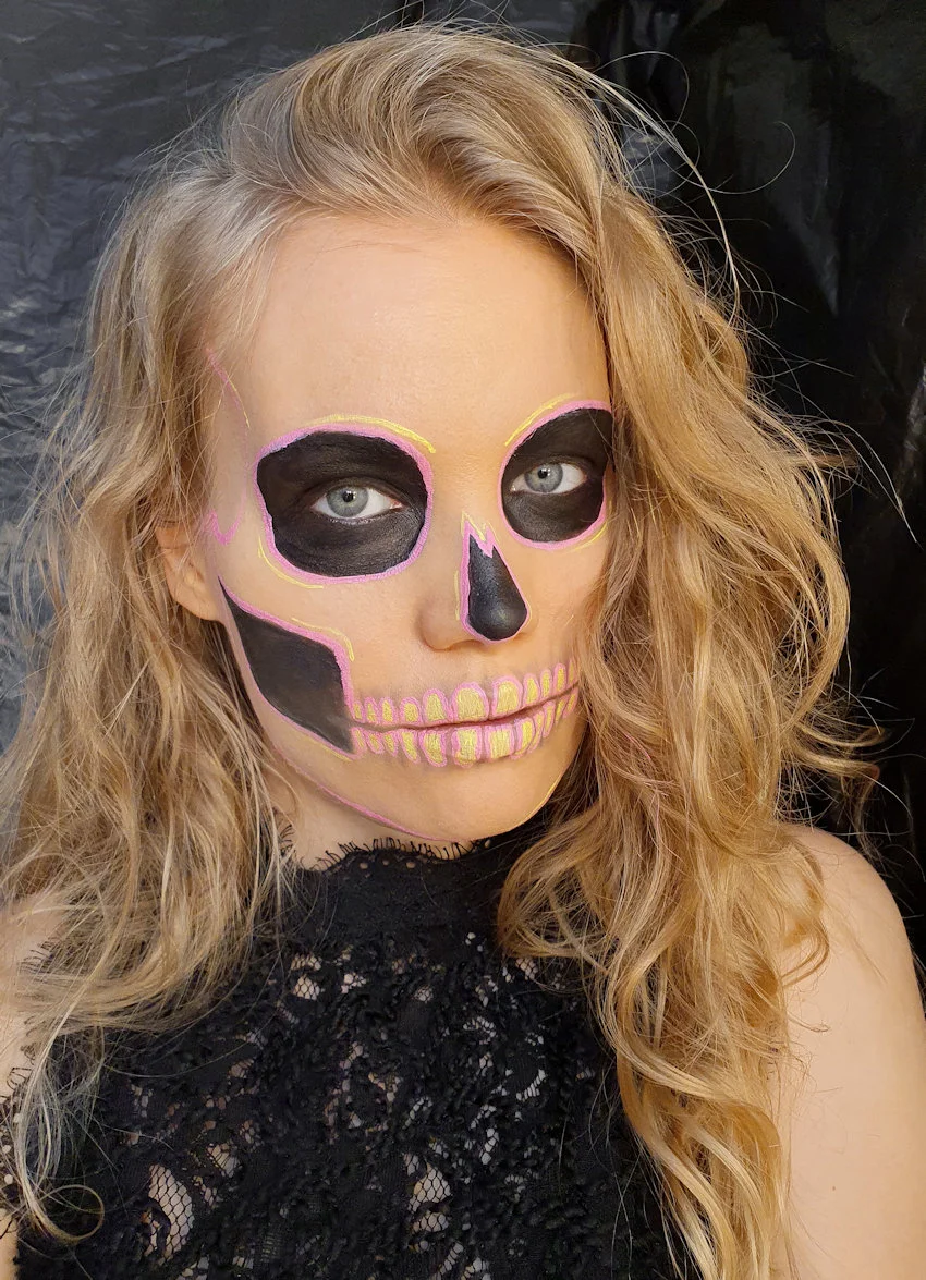 neon skull halloween look