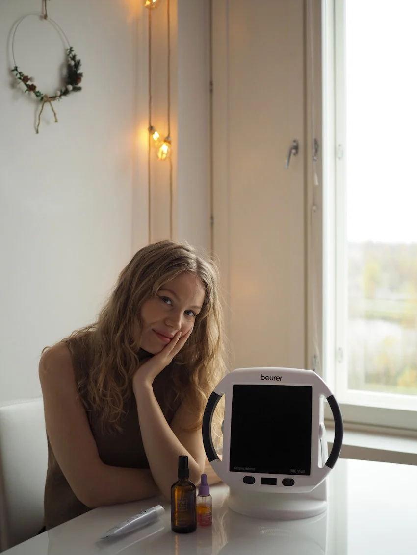 red light therapy for hormonal acne