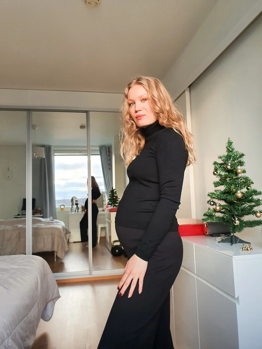 pregnancy week 26+4 bump raskausviikko 26+4