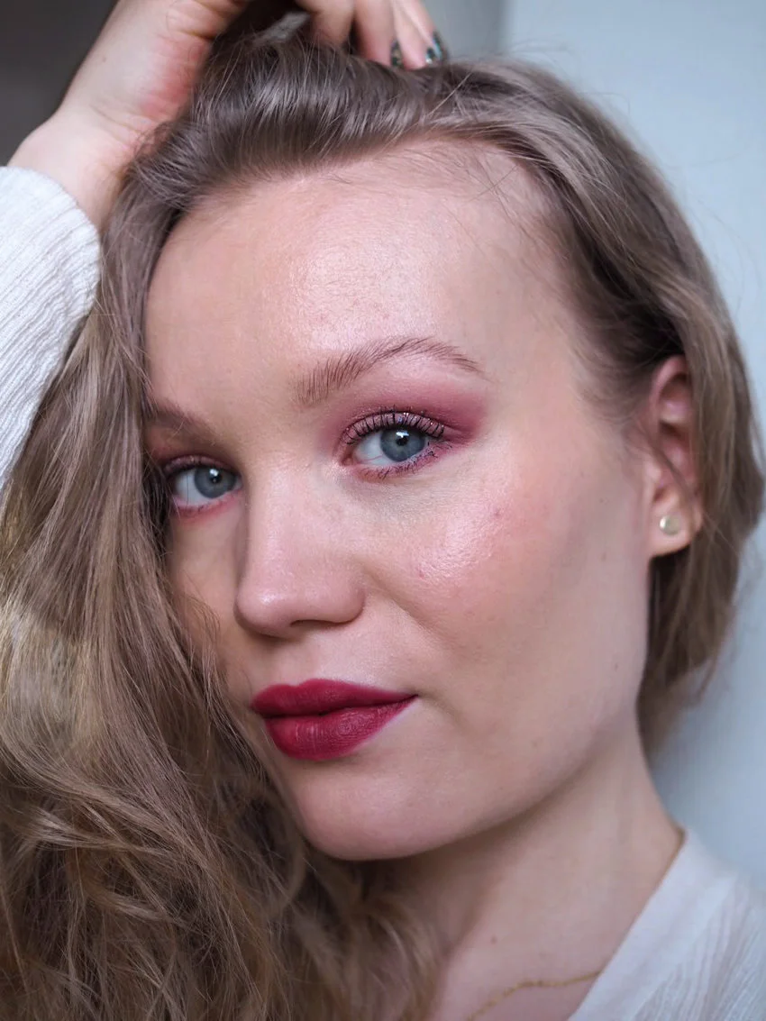 pink eye makeup plum lips