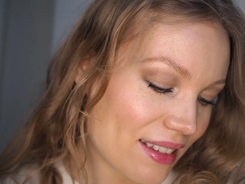 soft date makeup